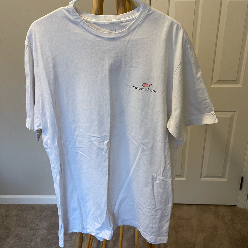 White Vineyard Vines t-shirt